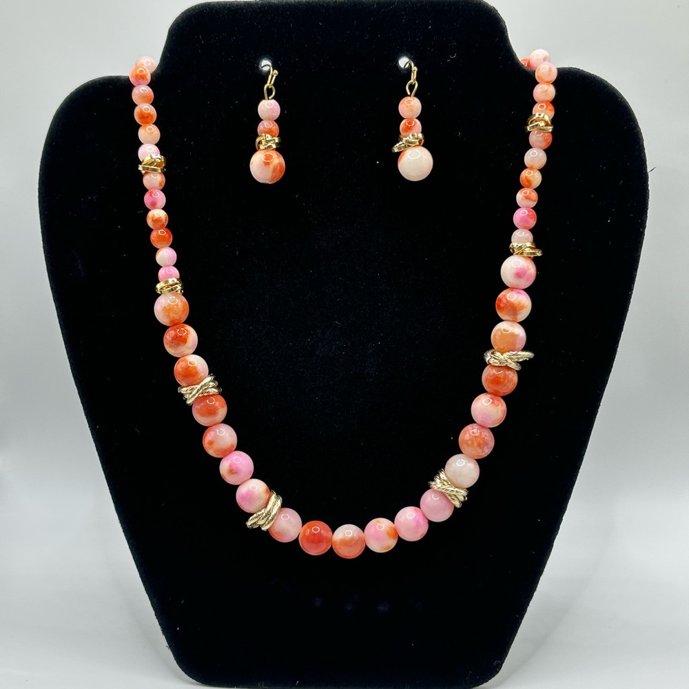 Beaded necklace with matching earrings and bracelet